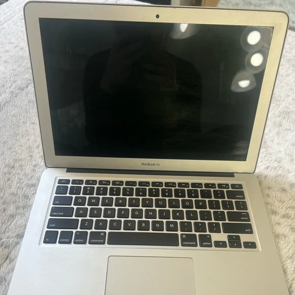 MACBOOK AIR - Picture 2 of 7